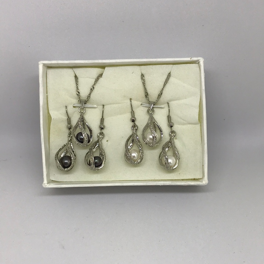 Classic Faux Pearl Necklace & Earrings Set - Timeless Elegance
